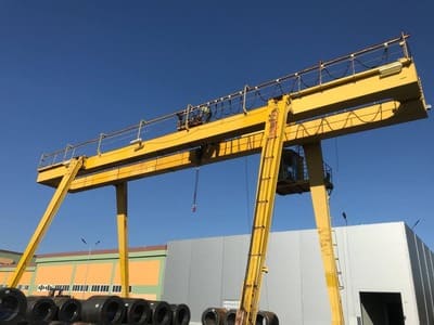 Гідрострминна очистка та фарбування козлового крану